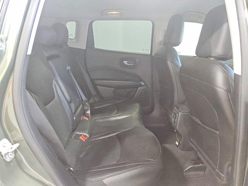 Фото 10 - JEEP COMPASS