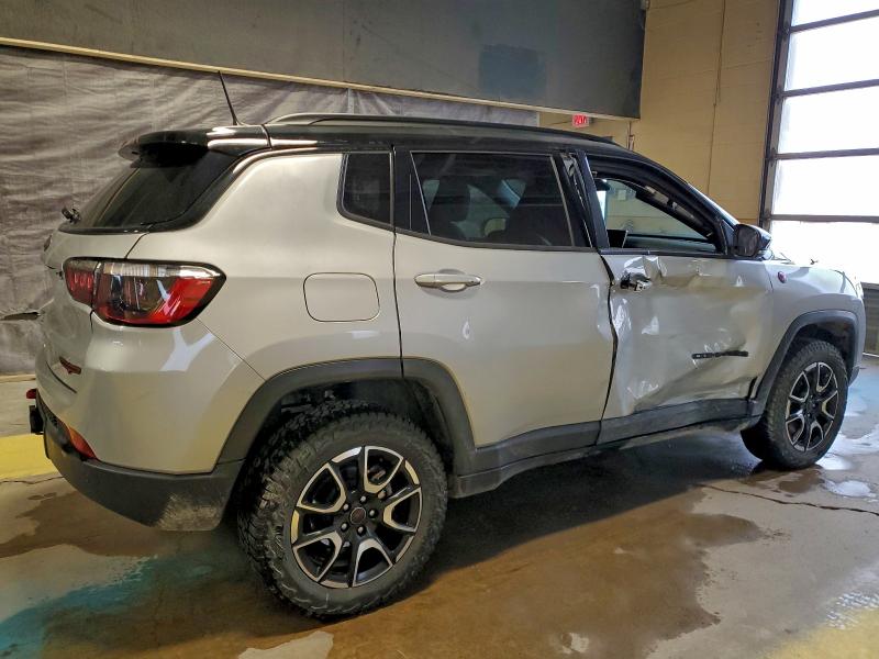 Фото 3 - JEEP COMPASS
