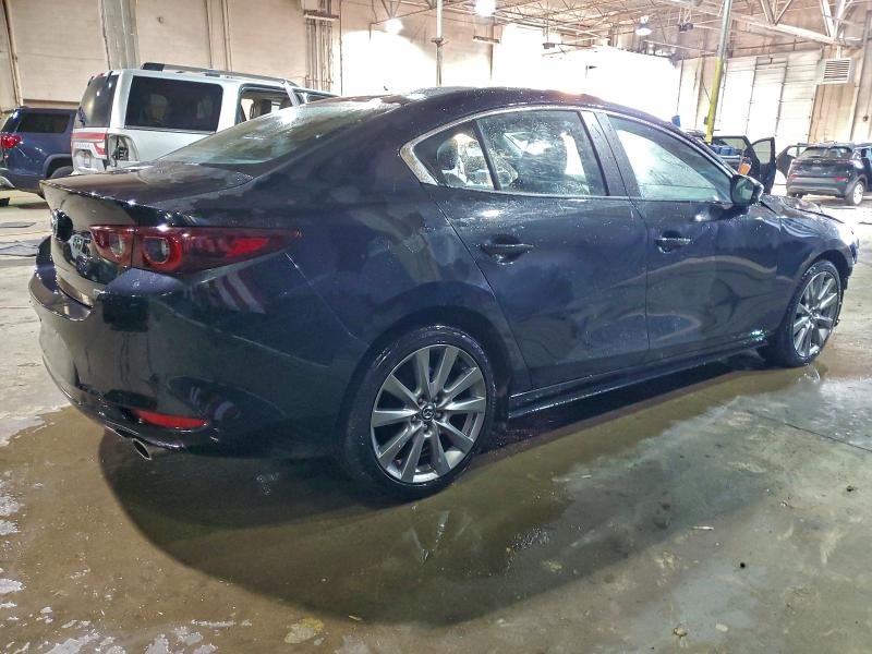 Фото 3 - MAZDA 3