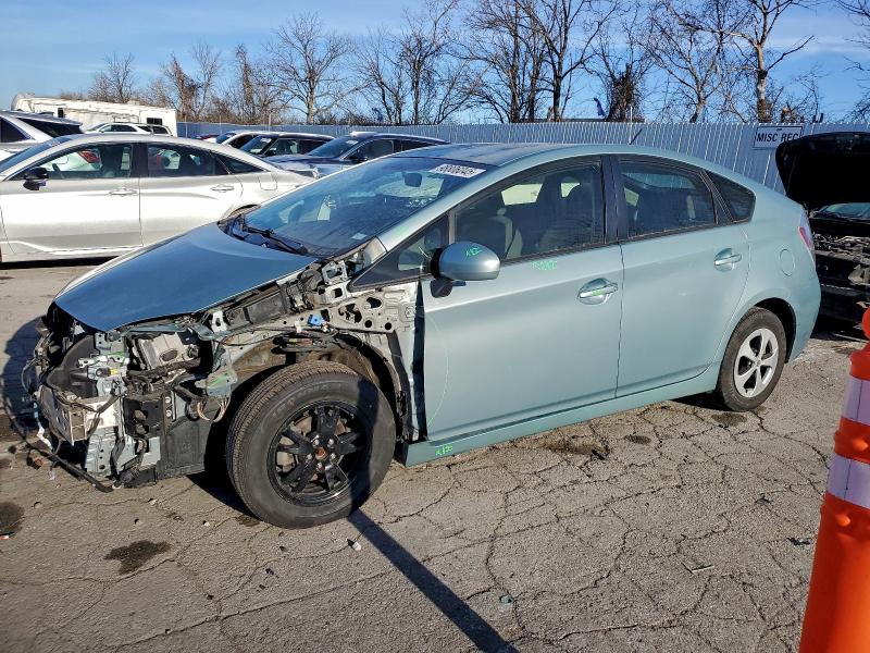 Фото 1 - TOYOTA PRIUS