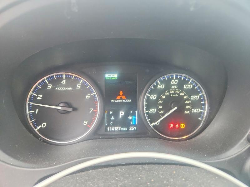 Фото 9 - MITSUBISHI OUTLANDER