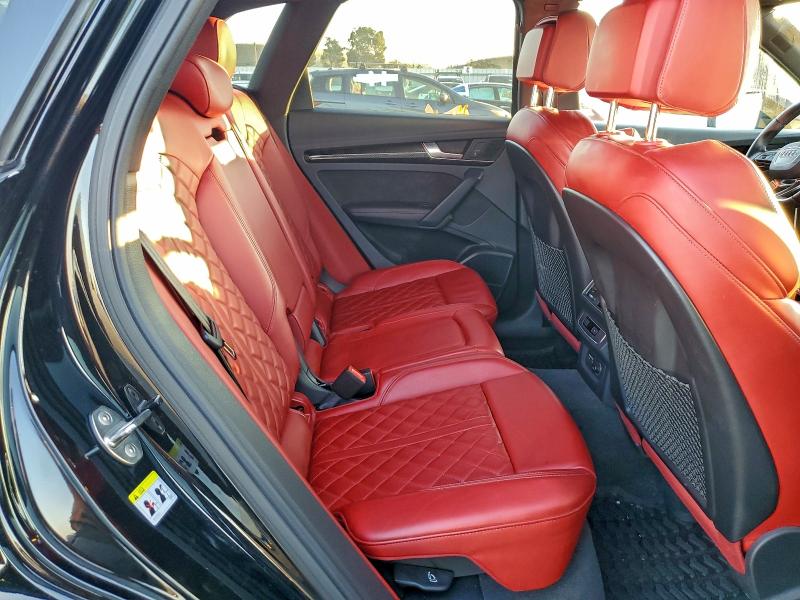 Фото 11 - AUDI SQ5