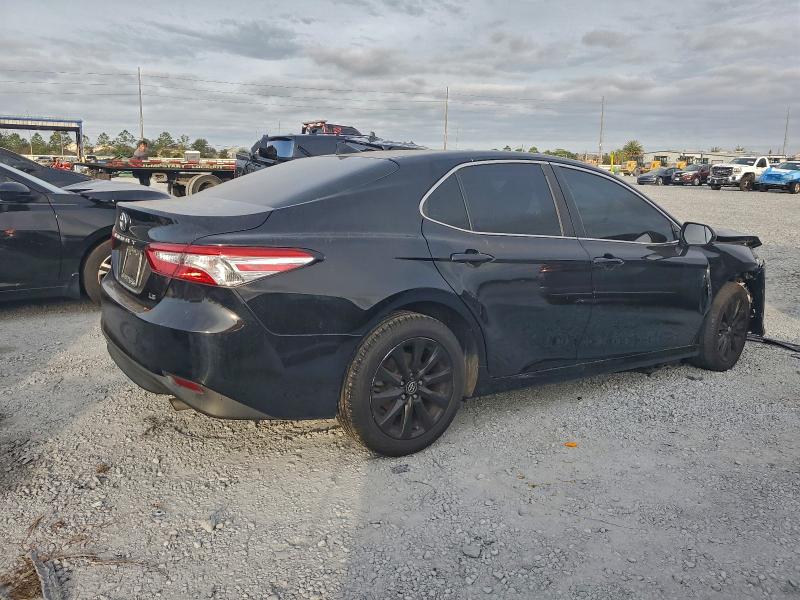 Фото 3 - TOYOTA CAMRY