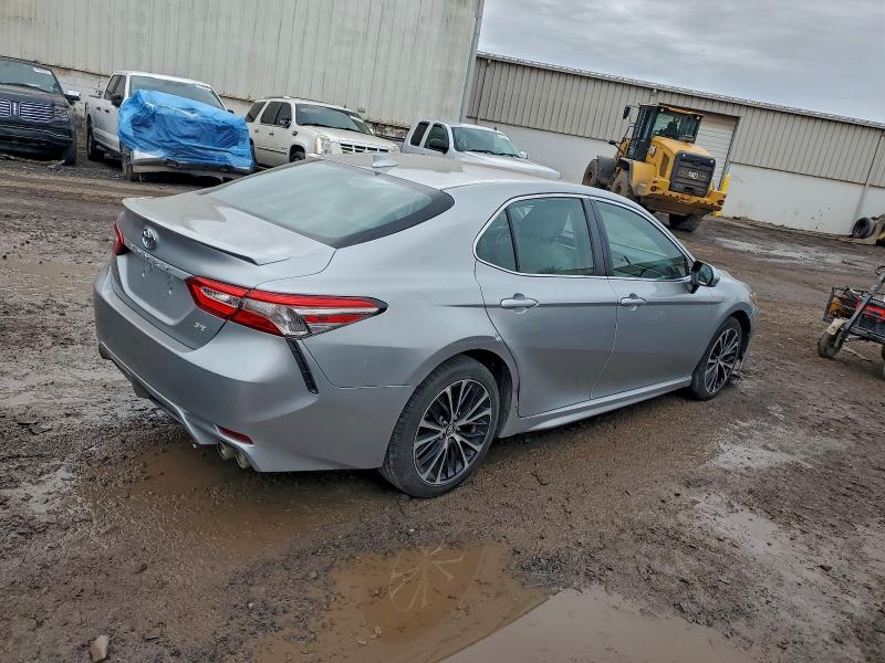 Фото 3 - TOYOTA CAMRY