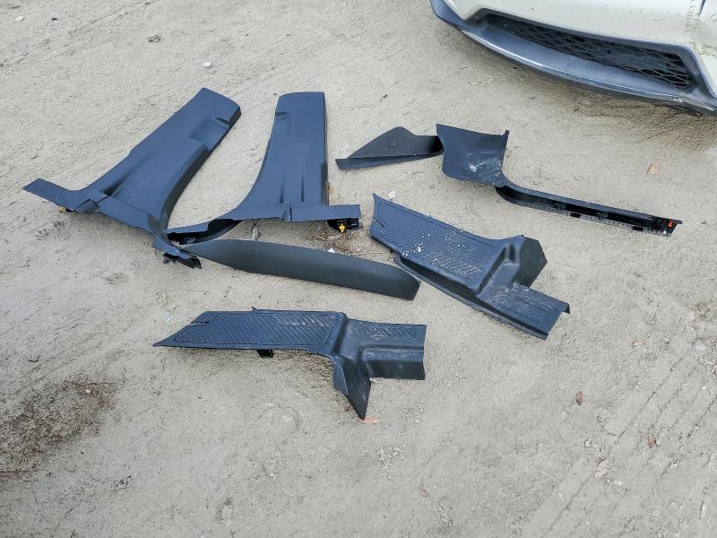 Фото 13 - FORD EXPLORER