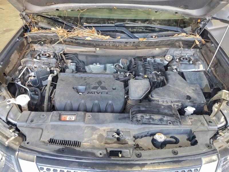 Фото 11 - MITSUBISHI OUTLANDER