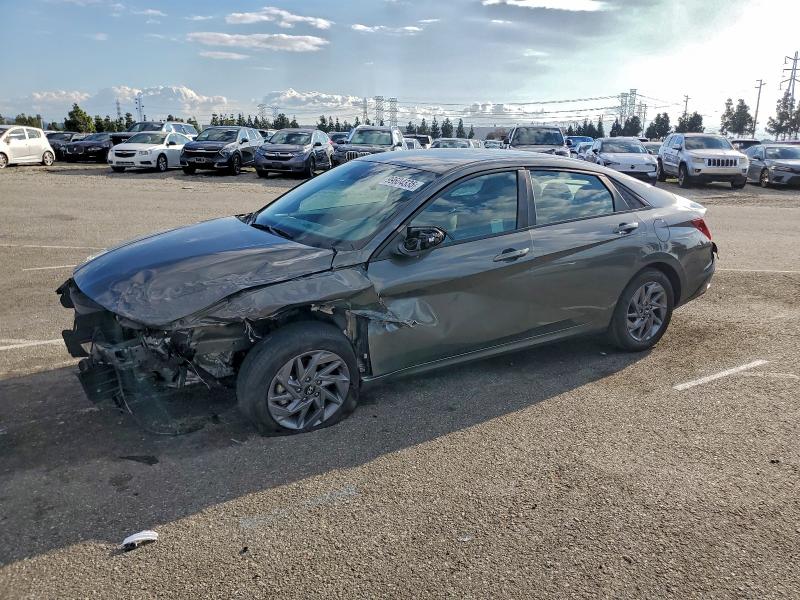 Фото 1 - HYUNDAI ELANTRA