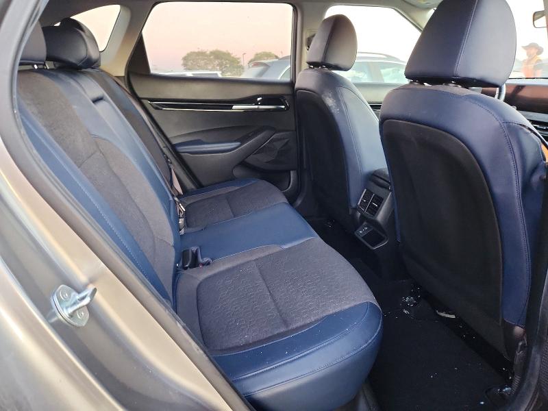 Фото 11 - KIA SELTOS