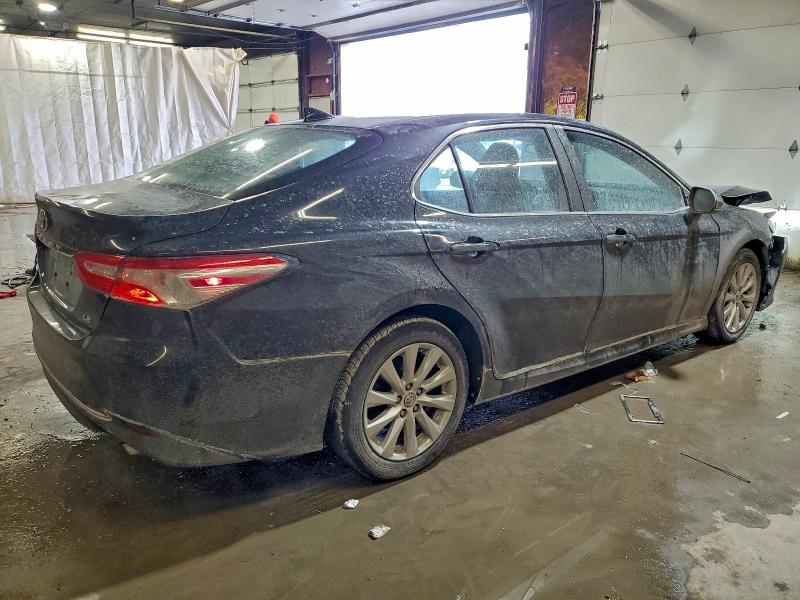 Фото 3 - TOYOTA CAMRY