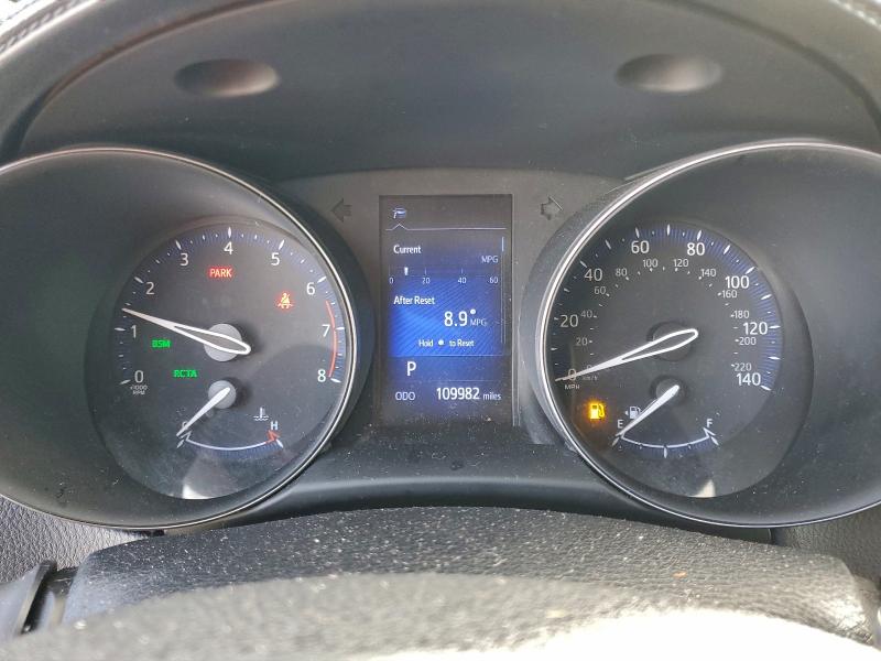 Фото 9 - TOYOTA C-HR