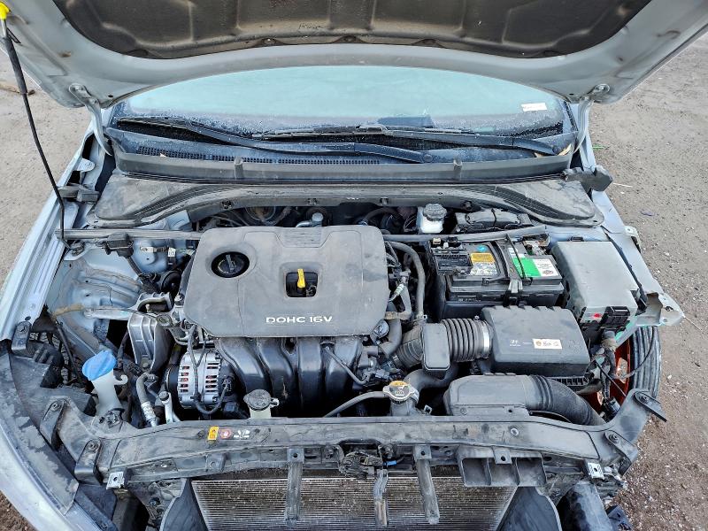 Фото 11 - HYUNDAI ELANTRA