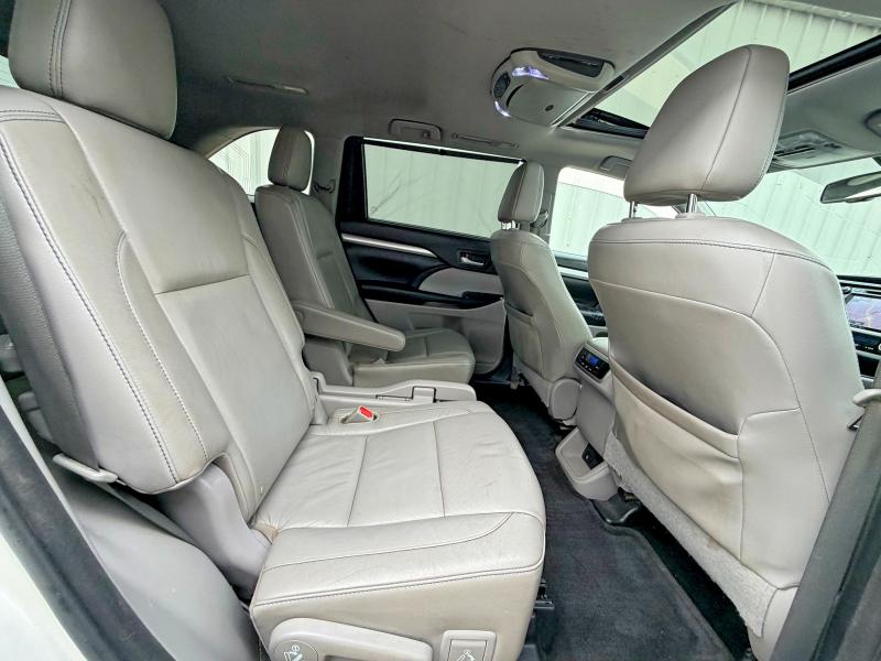 Фото 6 - TOYOTA HIGHLANDER