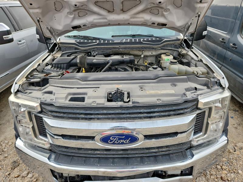 Фото 11 - FORD F550