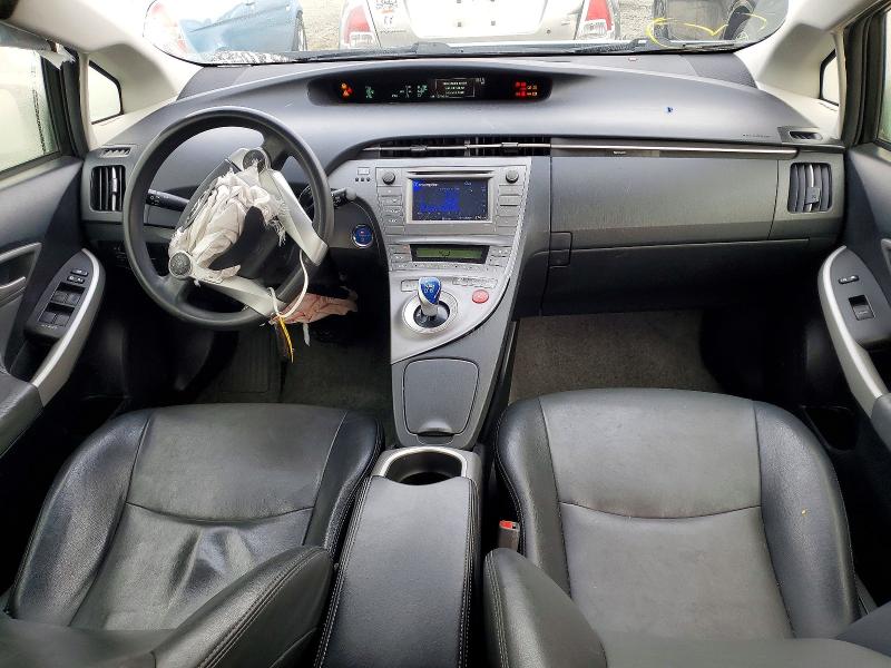 Фото 8 - TOYOTA PRIUS