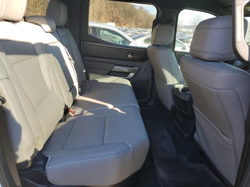 Фото 10 - TOYOTA TUNDRA