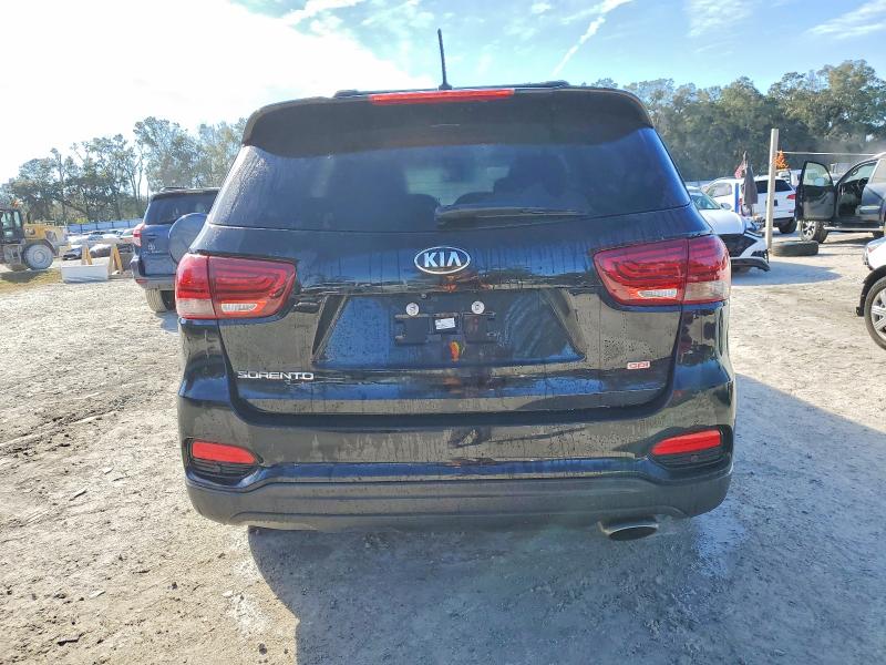 Фото 6 - KIA SORENTO