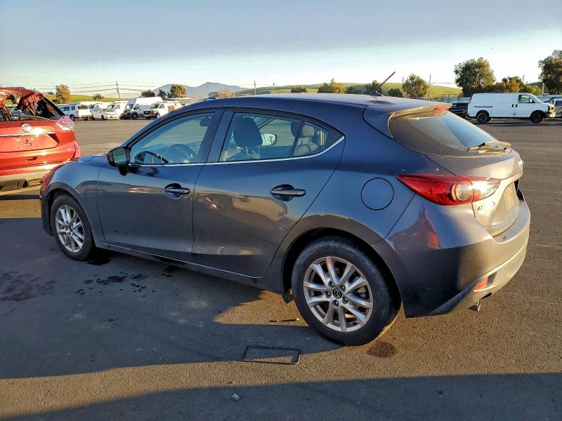 Фото 2 - MAZDA 3