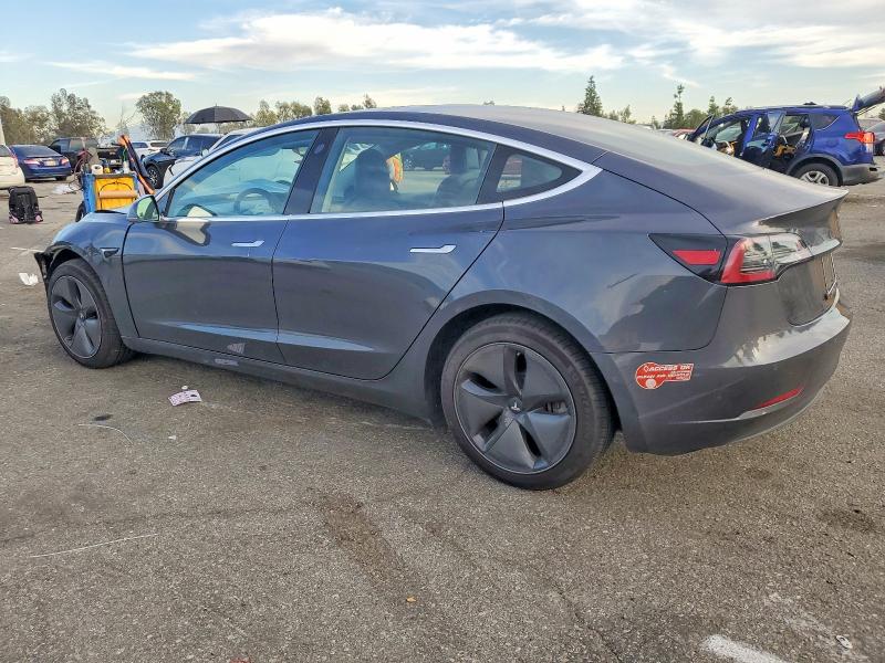 Фото 2 - TESLA MODEL 3