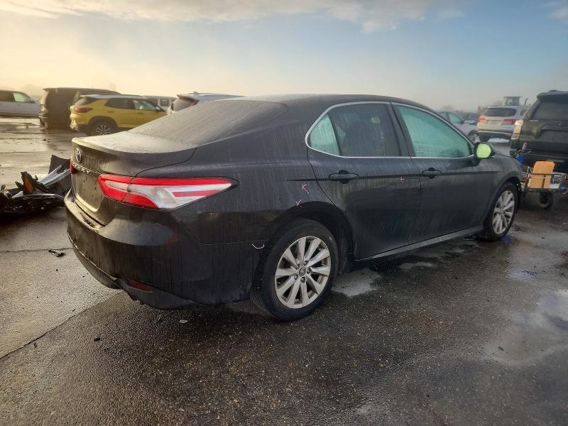 Фото 3 - TOYOTA CAMRY