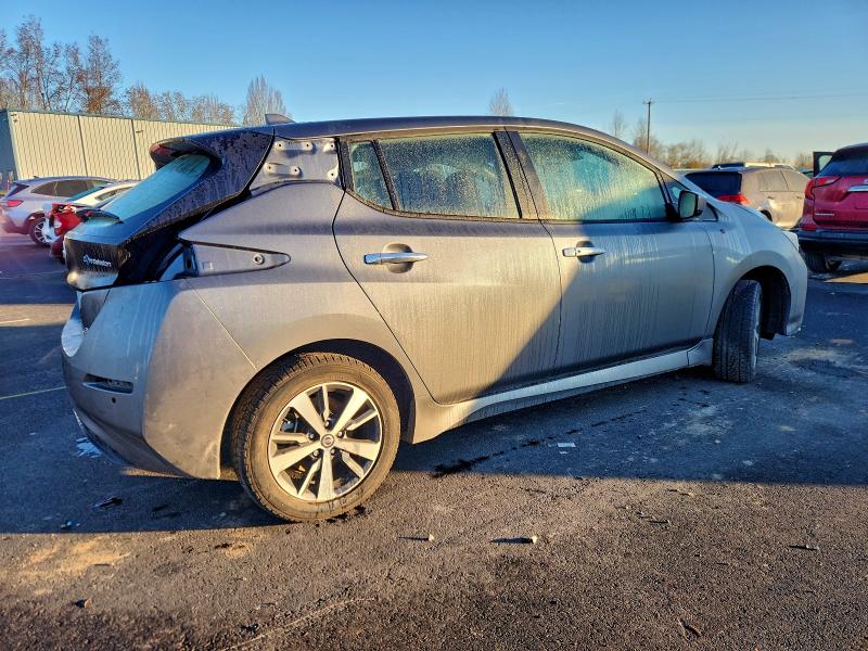 Фото 3 - NISSAN LEAF