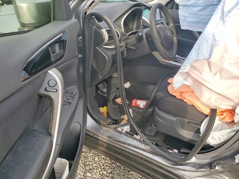 Фото 8 - MITSUBISHI ECLIPSE