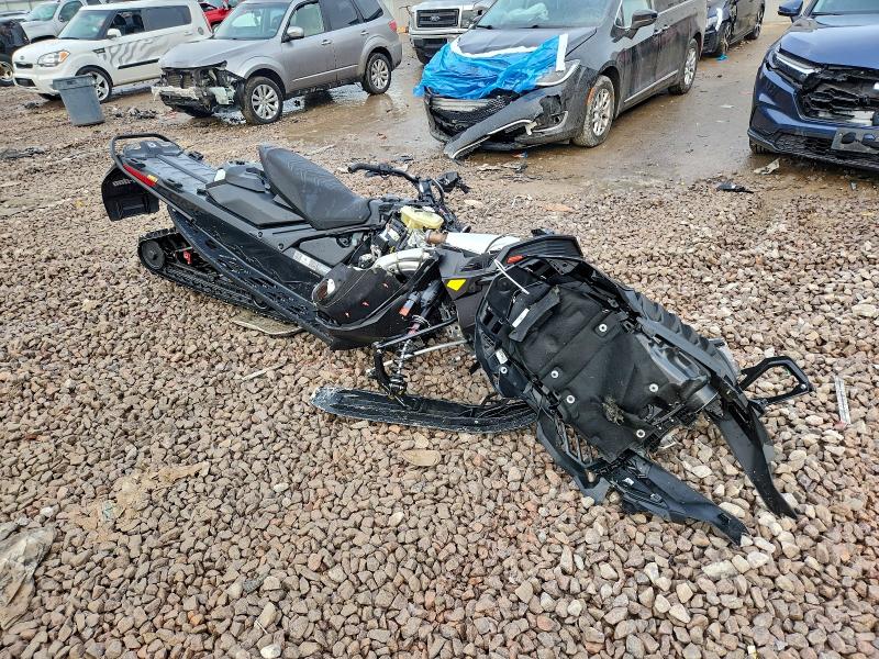 SKI-DOO SNOWMOBILE 2025