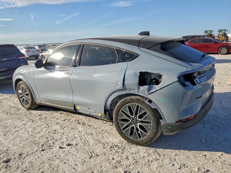 Фото 2 - FORD MUSTANG