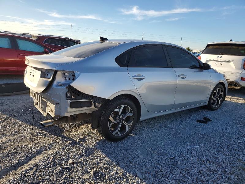 Фото 3 - KIA FORTE