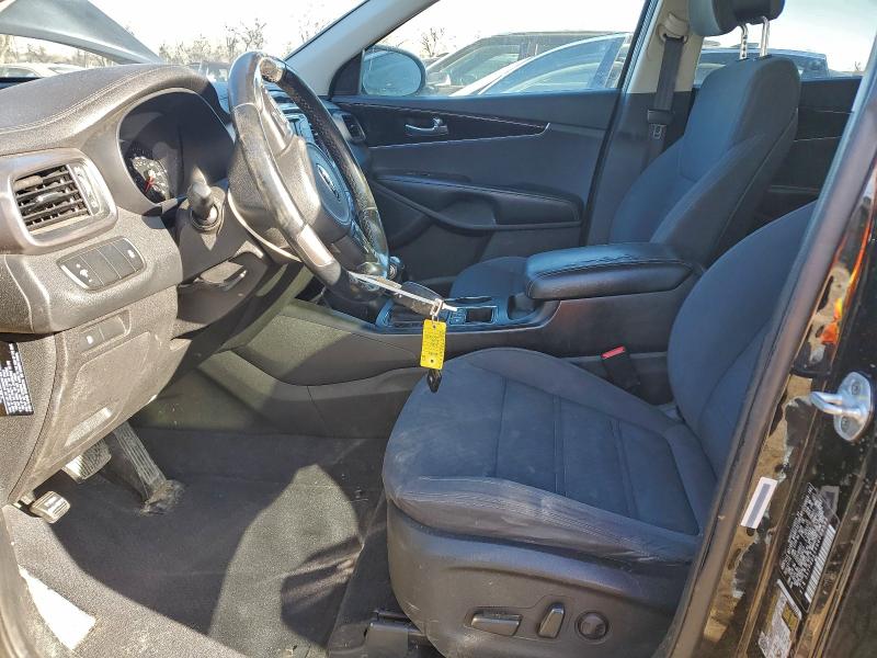 Фото 7 - KIA SORENTO