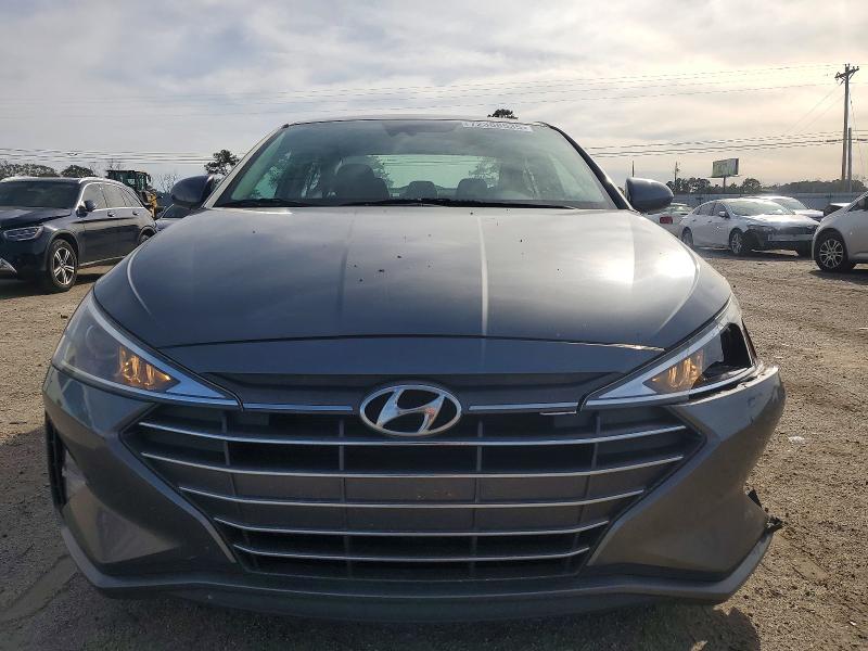 Фото 5 - HYUNDAI ELANTRA