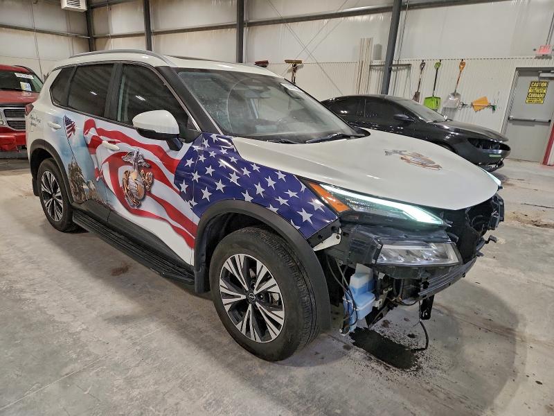 Фото 4 - NISSAN ROGUE