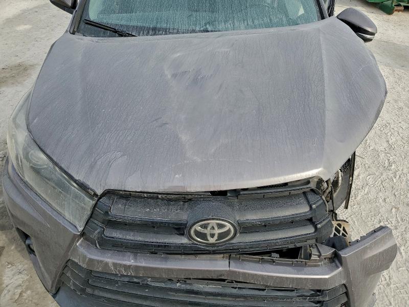 Фото 12 - TOYOTA HIGHLANDER