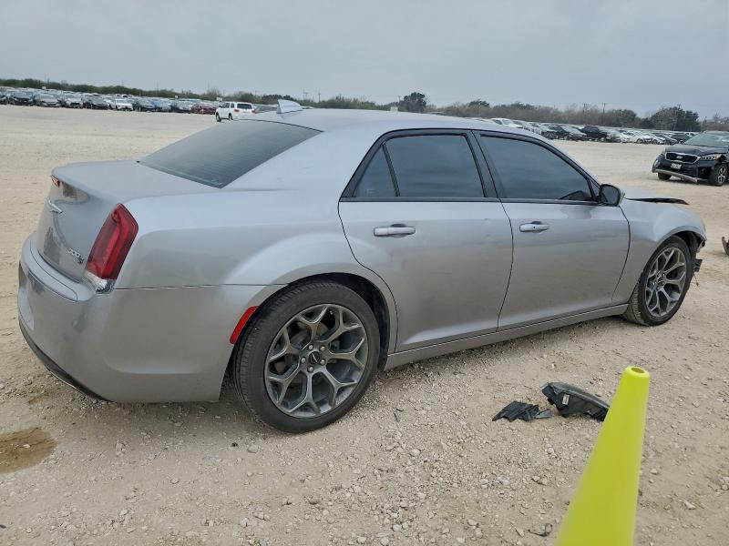 Фото 3 - CHRYSLER 300