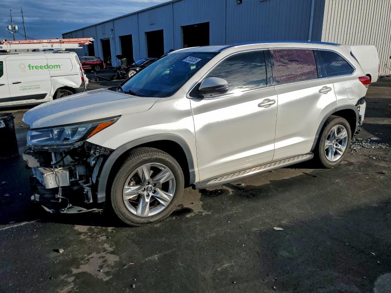 Фото 1 - TOYOTA HIGHLANDER