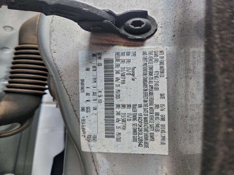 Фото 12 - FORD FOCUS