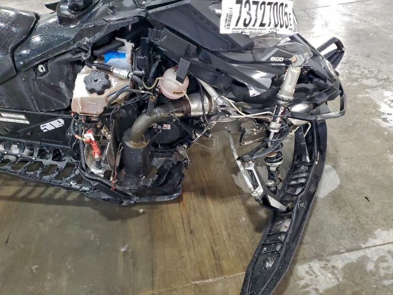 SKI-DOO SNOWMOBILE 2017