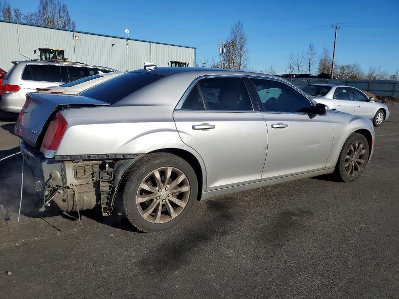 Фото 3 - CHRYSLER 300