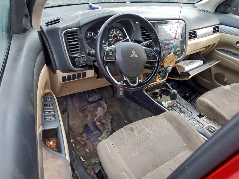 Фото 8 - MITSUBISHI OUTLANDER