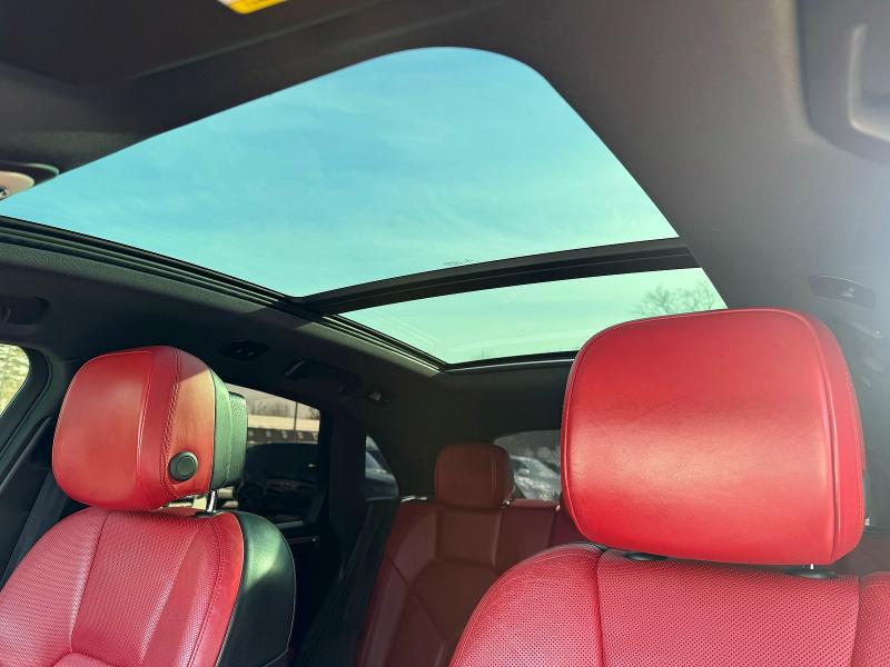 Фото 12 - PORSCHE MACAN