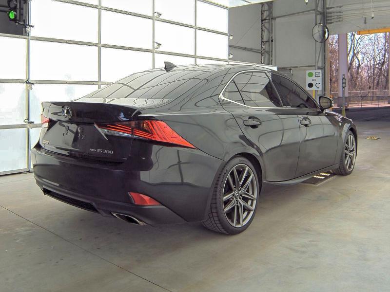 Фото 4 - LEXUS IS