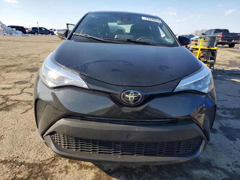 Фото 5 - TOYOTA C-HR