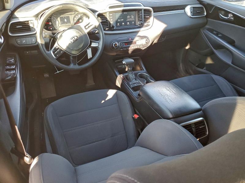 Фото 8 - KIA SORENTO