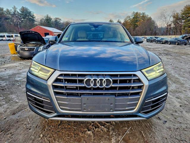 Фото 5 - AUDI Q5