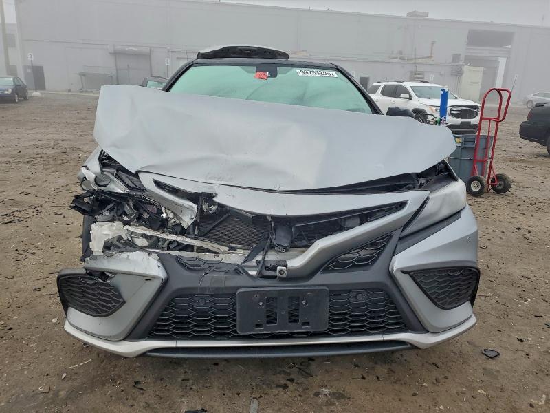 Фото 5 - TOYOTA CAMRY