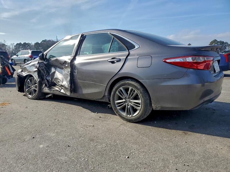 Фото 2 - TOYOTA CAMRY