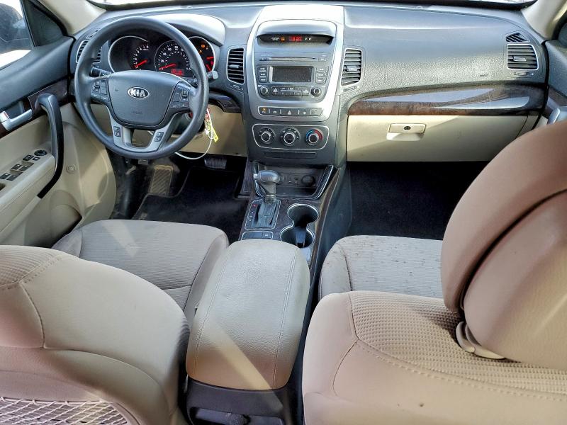 Фото 8 - KIA SORENTO