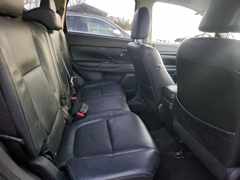 Фото 11 - MITSUBISHI OUTLANDER