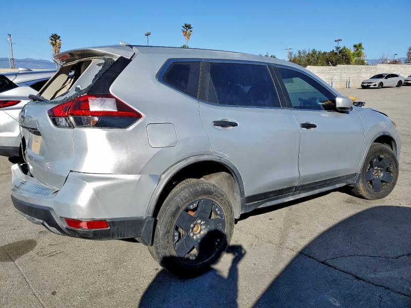 Фото 3 - NISSAN ROGUE