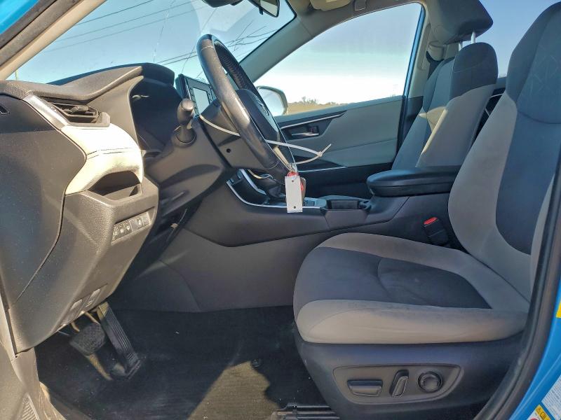 Фото 7 - TOYOTA RAV4