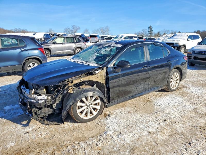 Фото 1 - TOYOTA CAMRY